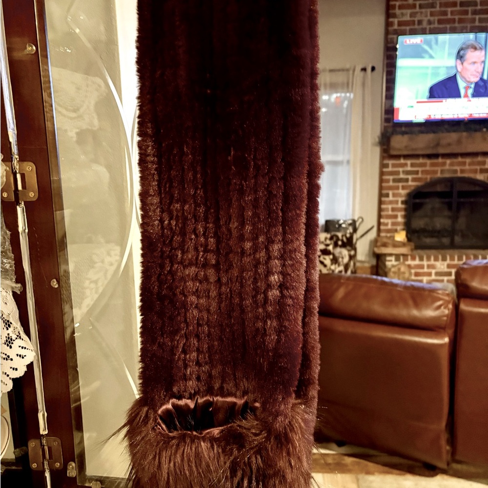 Fancy fur neck and hand warmer 64
Inches long
Non smoking clean home